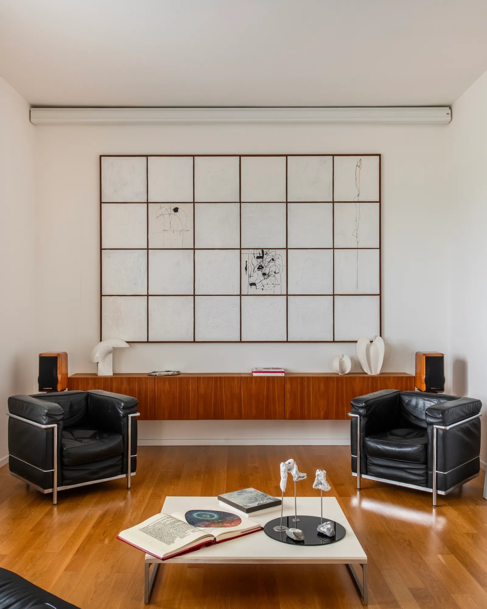 Marsala Artist Apartment by Giuseppe Rizza