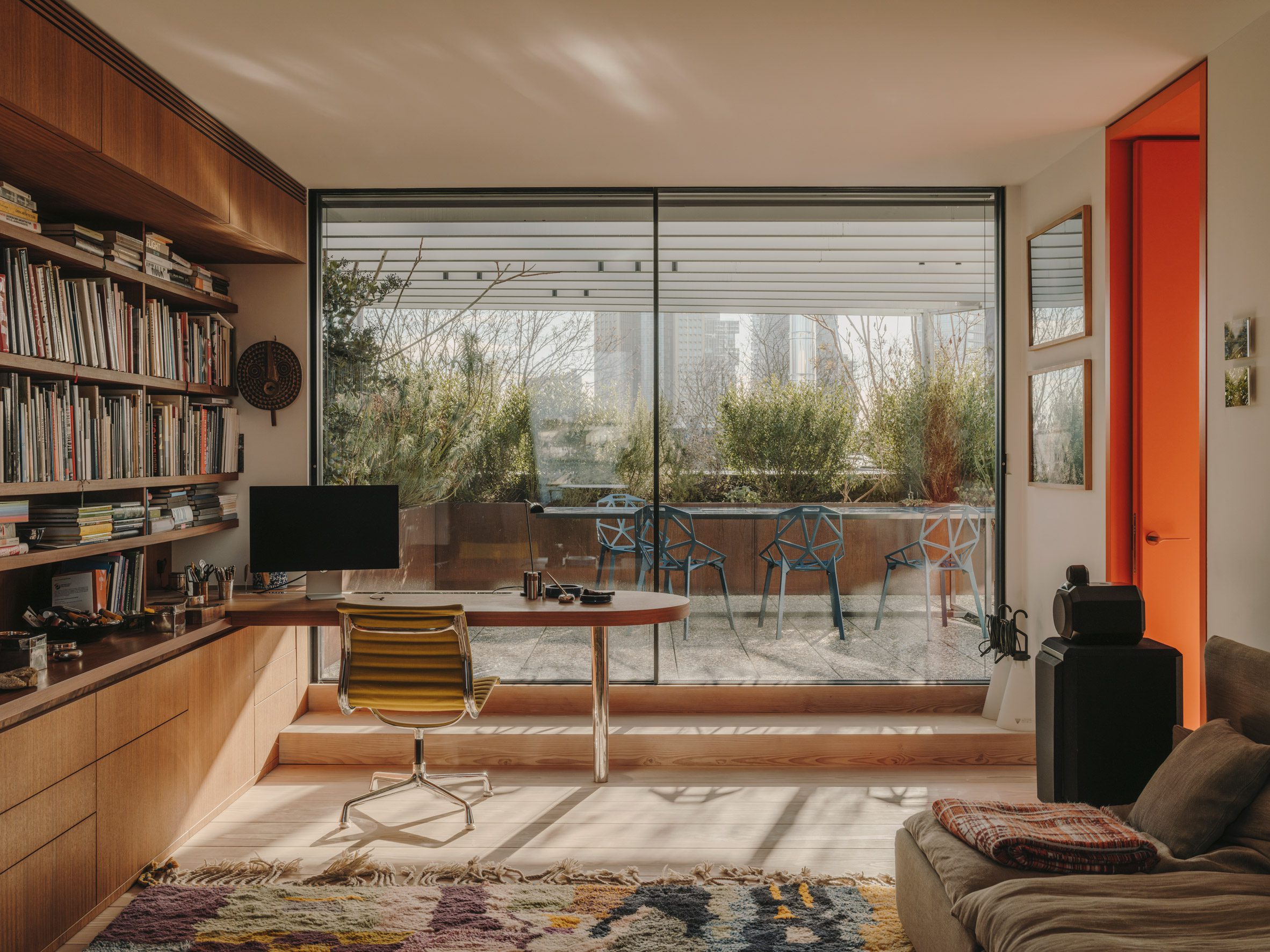 Frankfurt Penthouse Extension by Holzrausch